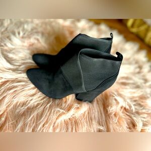 Calvin Klein Size 7.5 Black Suede Ankle Boot Chunky Heel